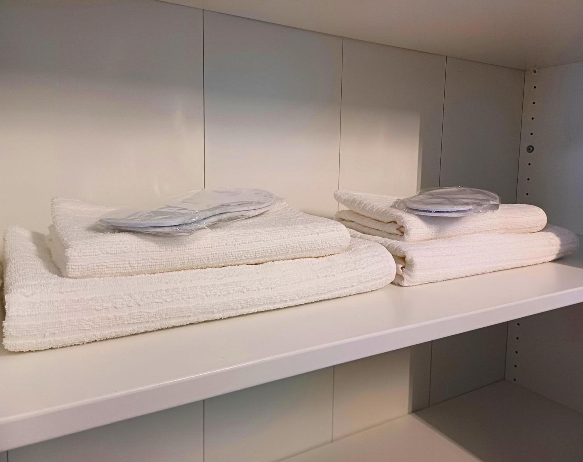 Agoll Victoria - Self Checkin Apartment Resita Luaran gambar